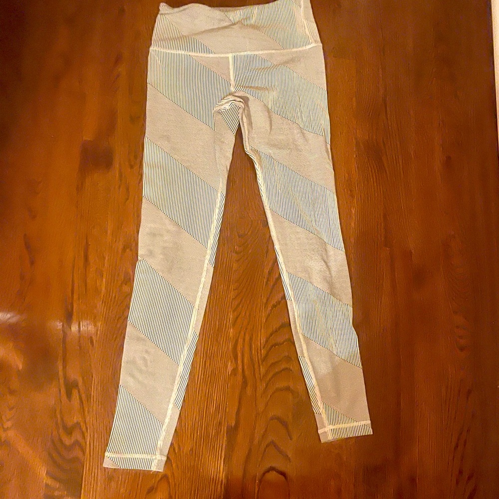 Vimmia black & white leggings